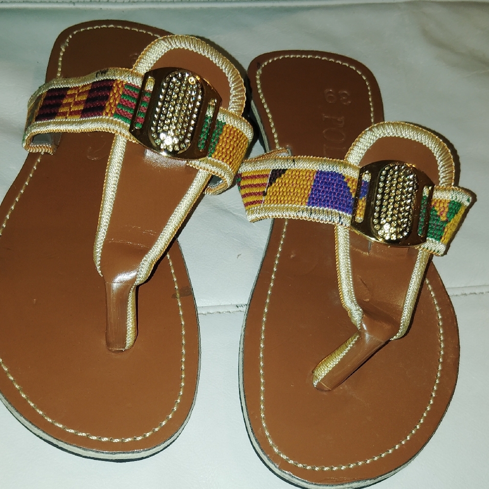 Brown Beaded Kente-Pattern Thong Sandals - Women